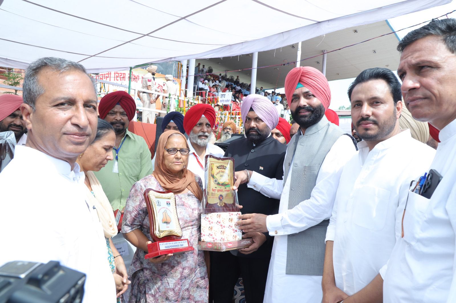 Laljit Singh Bhullar hoists flag on 79th I-Day in Mansa