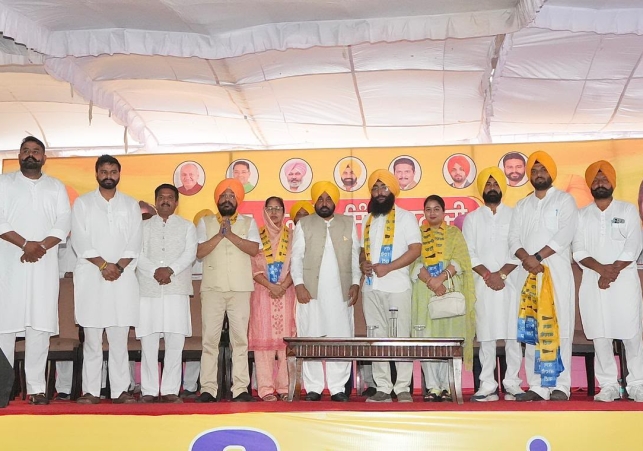 Major Setback for Akali Dal in Patran! Former MLA Vaninder Kaur Loomba and Karan Singh DTO, Along with Their Supporters, Join AAP