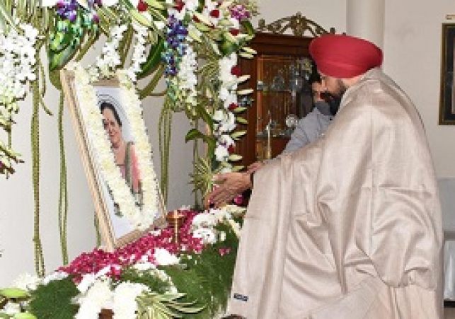 CM Channi visits Mittal family to mourn sad demise of Raj Rani Mittal