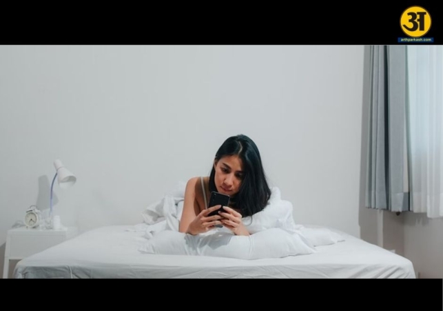 Checking your phone first thing in the morning may affect focus and mental health