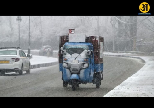 Heavy snow hits JK Himachal Uttarakhand