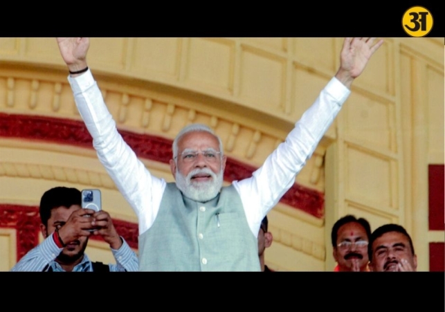 Narendra Modi becomes Indias longest serving head of government