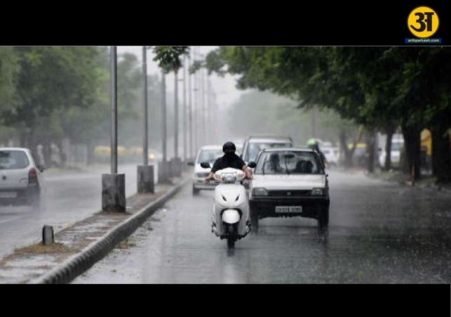 Strong winds and rain disrupt life in Chandigarh tricity