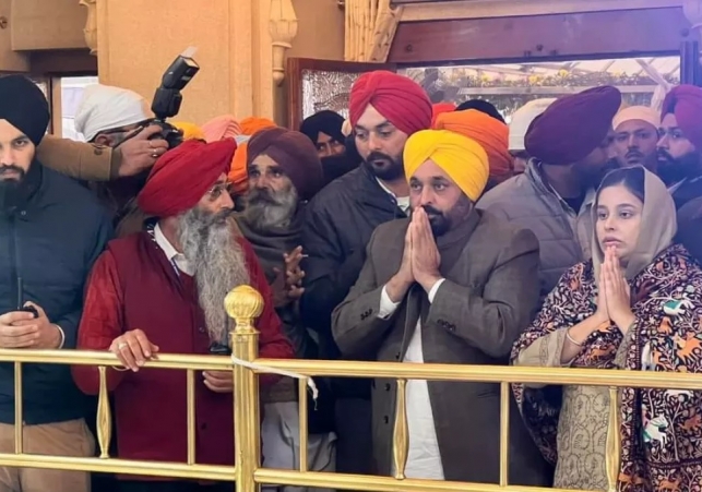 Chief Minister paid obeisance at Gurdwara Sri Fatehgarh Sahib