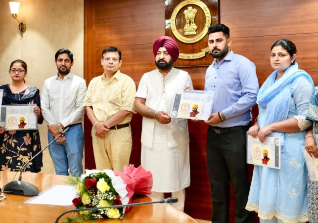 HARDEEP SINGH MUNDIAN HANDS OVER APPOINTMENT LETTERS
