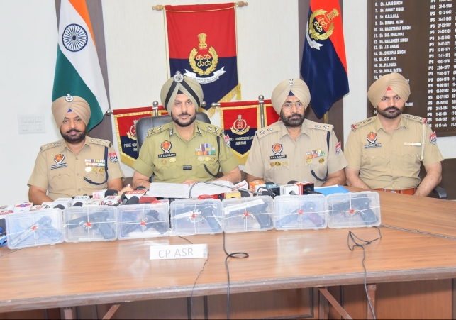 DE-ADDICTION CENTRE OWNER AMONG TWO HELD WITH 7 SOPHISTICATED PISTOLS