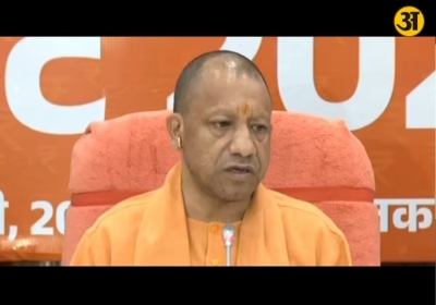 Delhi feels like a gas chamber says Yogi Adityanath 