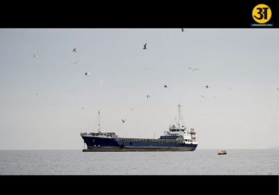 Iran calls Pakistan PM after US seizes cargo ship near Hormuz amid rising tensions