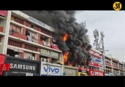 Major fire erupts in Chandigarh Sector 22 mobile market