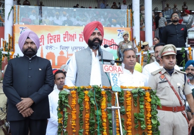 Laljit Singh Bhullar hoists flag on 79th I-Day in Mansa